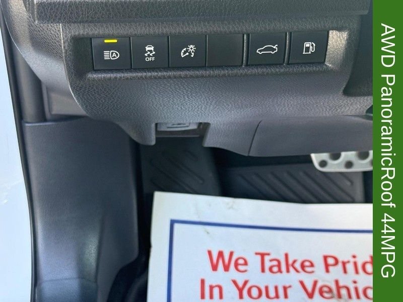 Certified Used 2025 Pearl Toyota XSE image 25