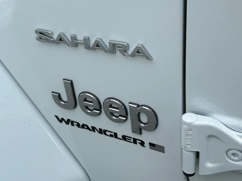 Used 2024 White Jeep Sahara image 16