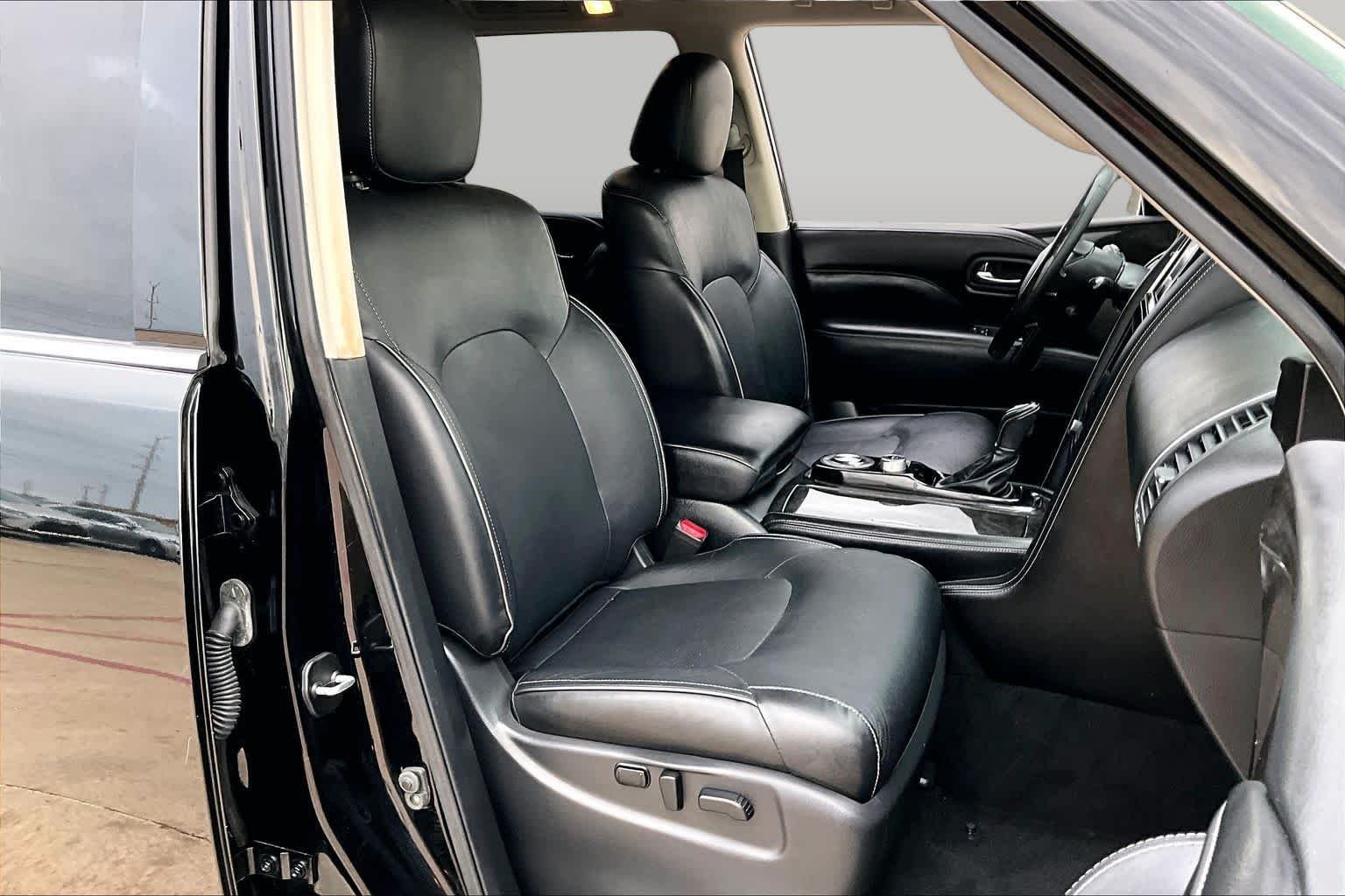 Used 2020 Black Obsidian INFINITI LUXE image 9
