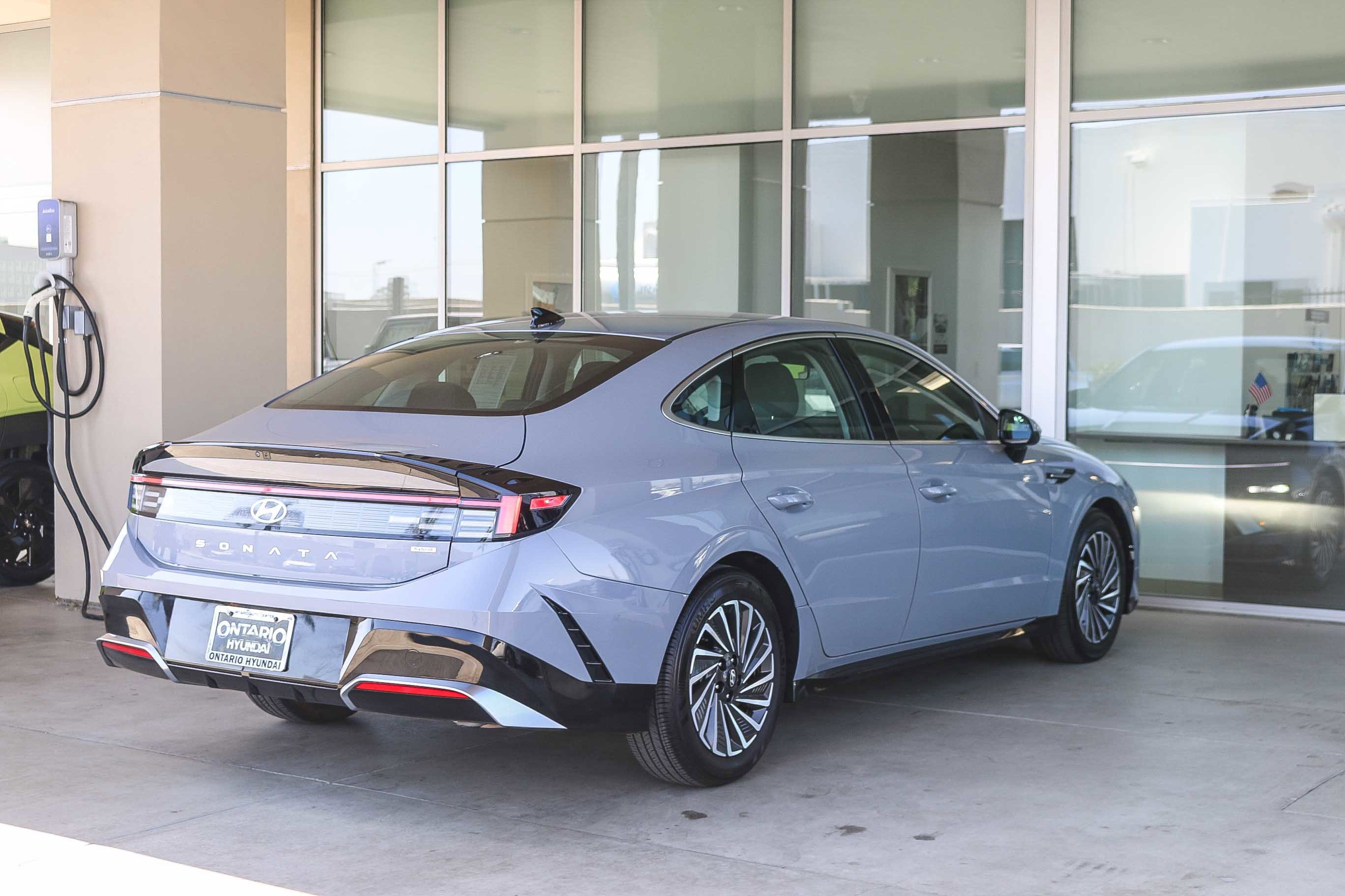 Certified Used 2025 Transmission Blue Hyundai SEL image 8