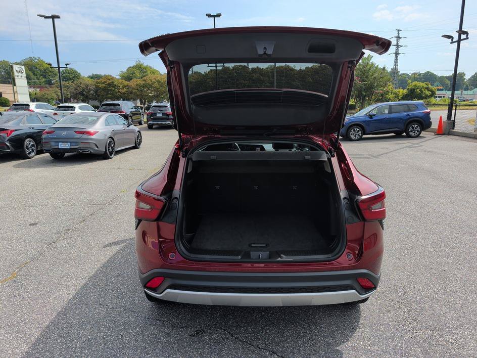 Used 2025 Crimson Metallic Chevrolet LT image 15