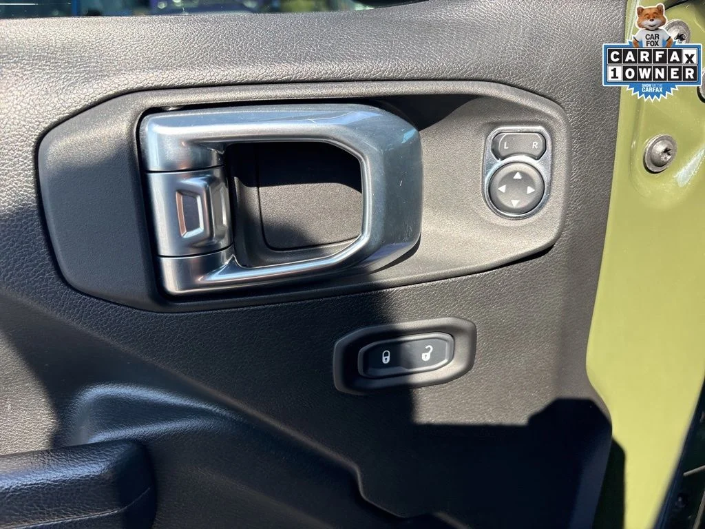 Used 2022 Green Jeep Rubicon image 12