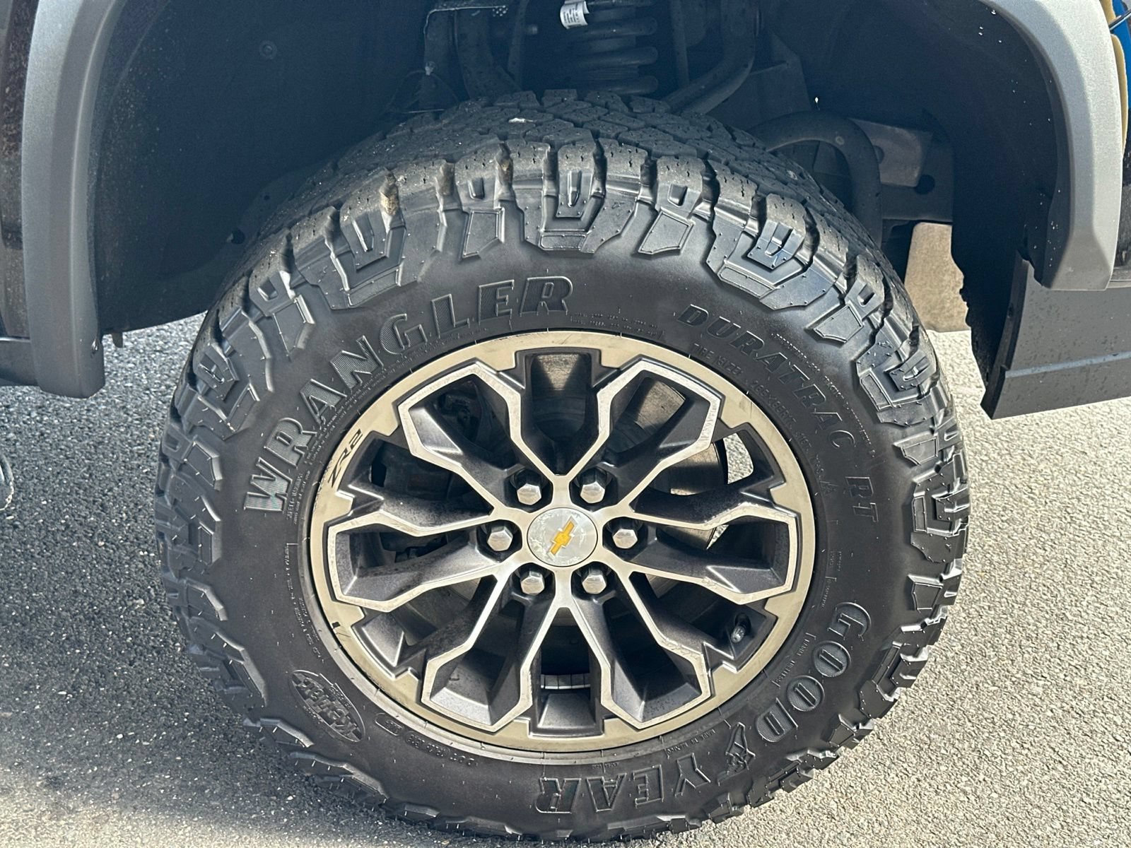2022 Chevrolet Colorado ZR2 - Photo 13