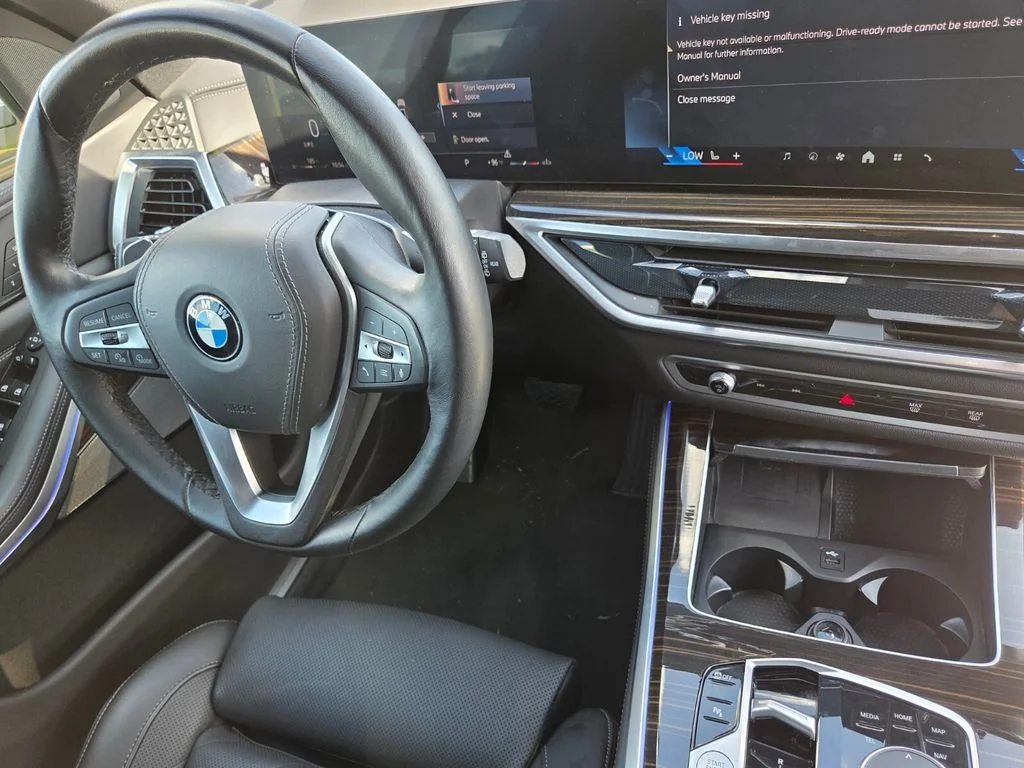 Used 2026 White BMW xDrive40i image 33