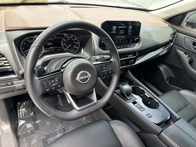 Used 2022 Gray Nissan SL image 16