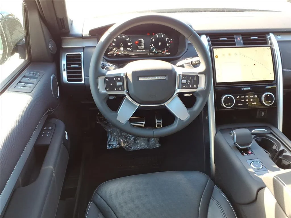 2026 Land Rover Discovery Gemini Edition - Photo 8