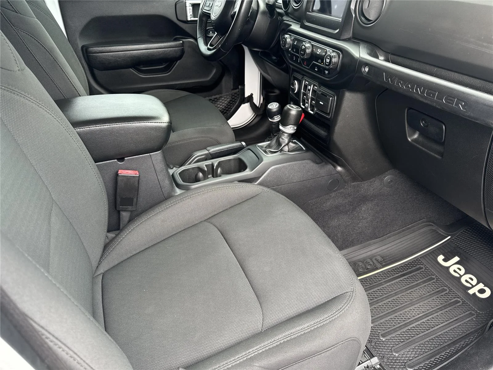 Used 2022 Bright White Clearcoat Jeep Unlimited Sport S image 35