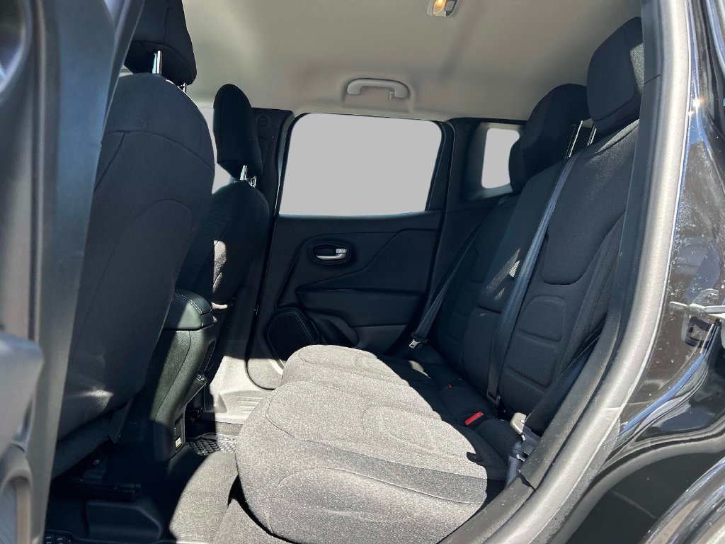Used 2022 Black Jeep Latitude image 15