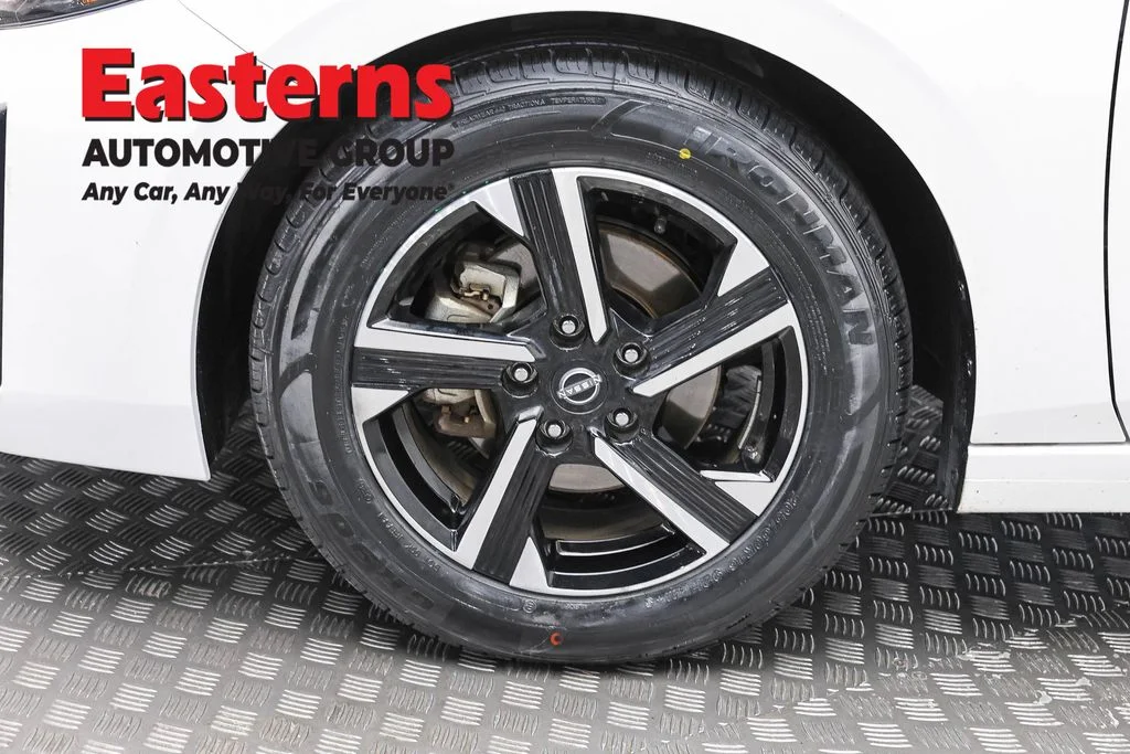 Used 2024 White Nissan SV image 31