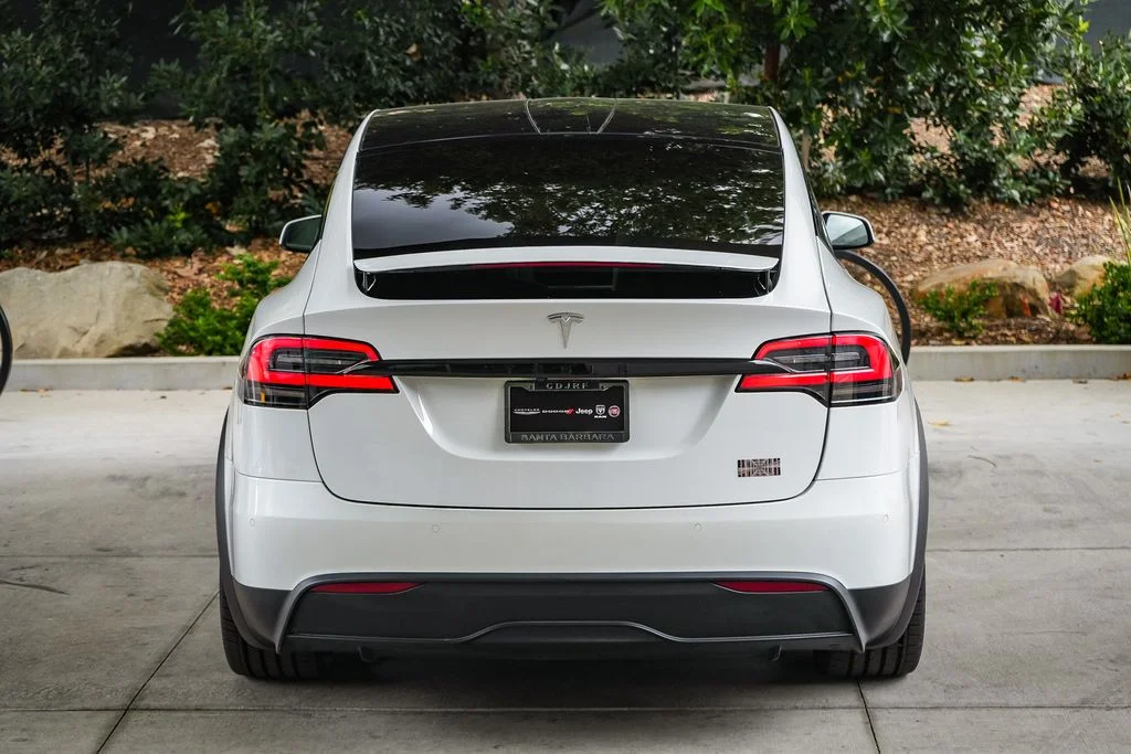 Used 2022 White Tesla Plaid image 5