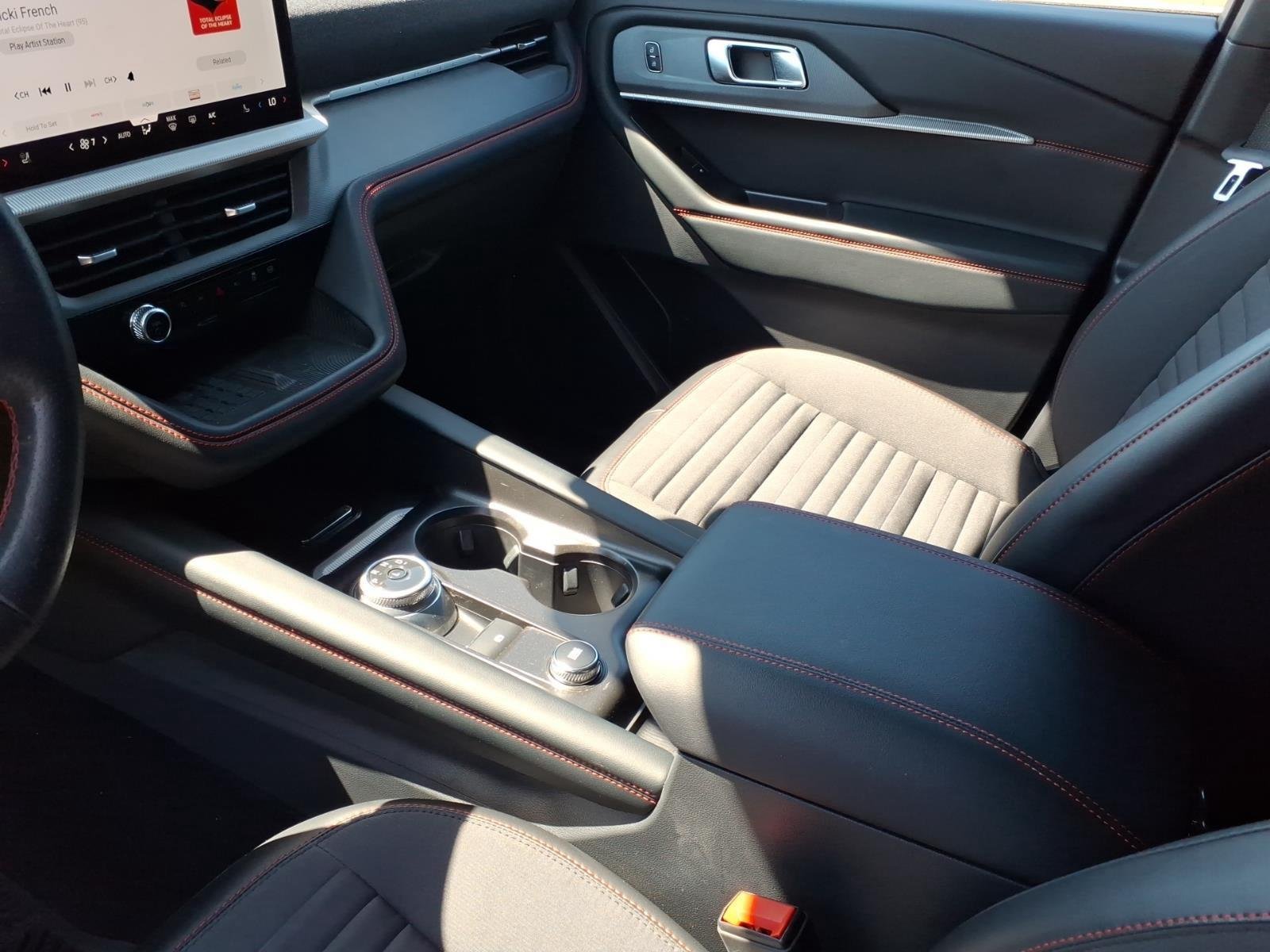 Used 2025 Agate Black Metallic Ford ST-Line image 22