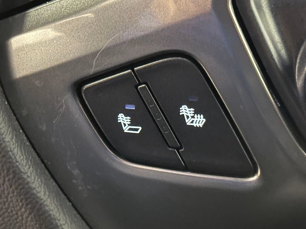 Used 2019 SILVER ICE METALLIC Chevrolet LT image 33