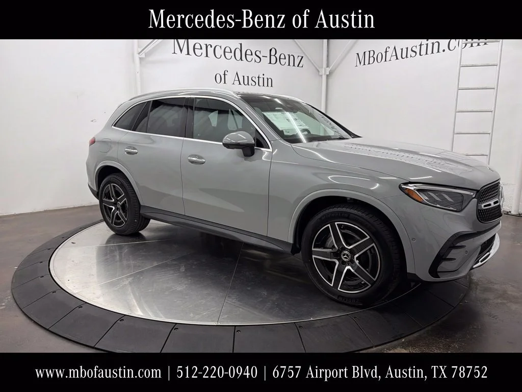 New 2027 White Mercedes-Benz GLC 300 image 1