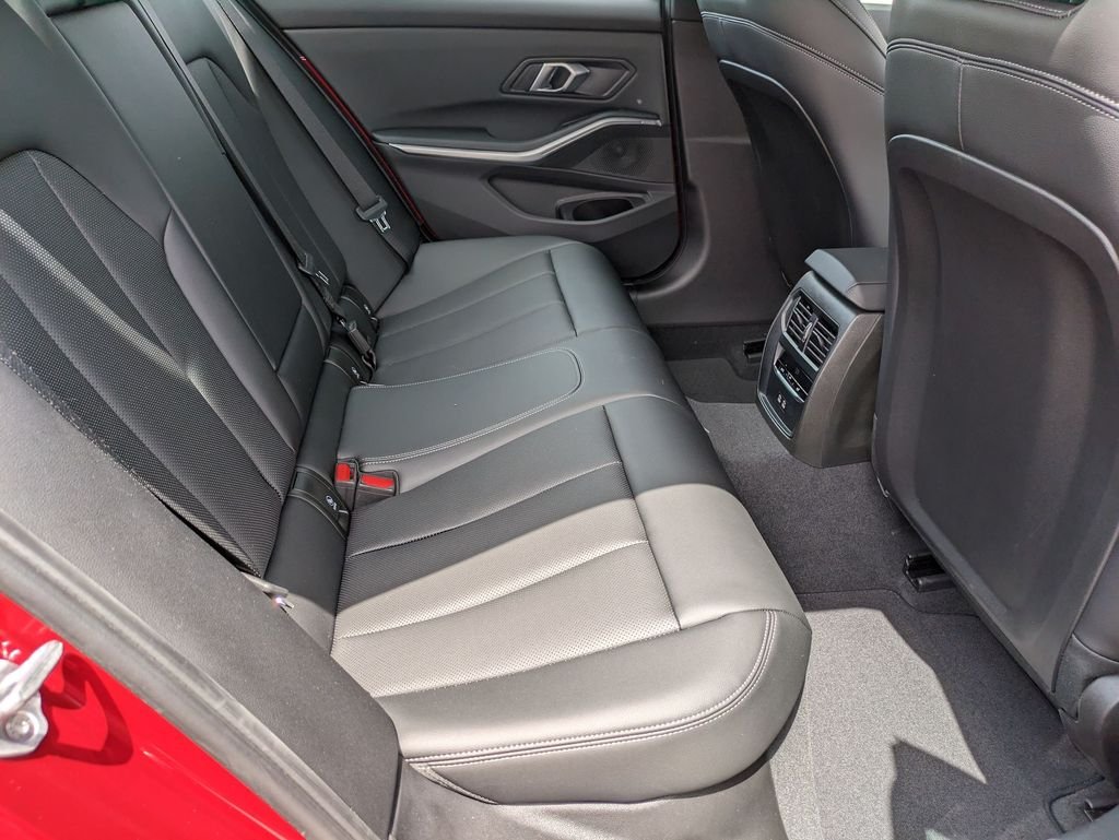 2025 BMW 3 Series 330i - Photo 24