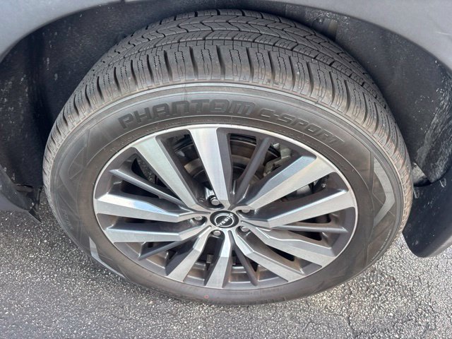 Used 2022 Gun Metallic Nissan Platinum image 4