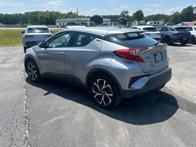 Used 2018 Silver Toyota XLE image 3