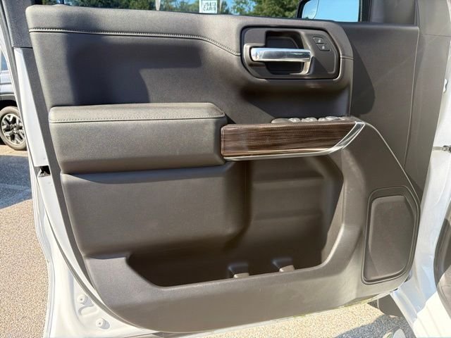 Used 2019 White Chevrolet LT image 10