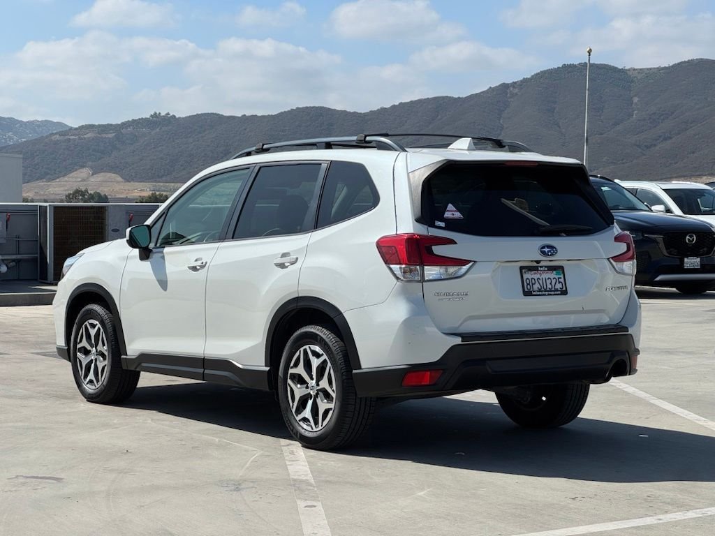 Used 2020 Crystal White Pearl Subaru Premium image 31