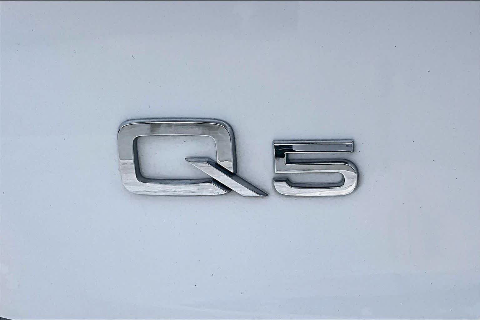 Used 2022 Glacier White Metallic Audi Premium image 31