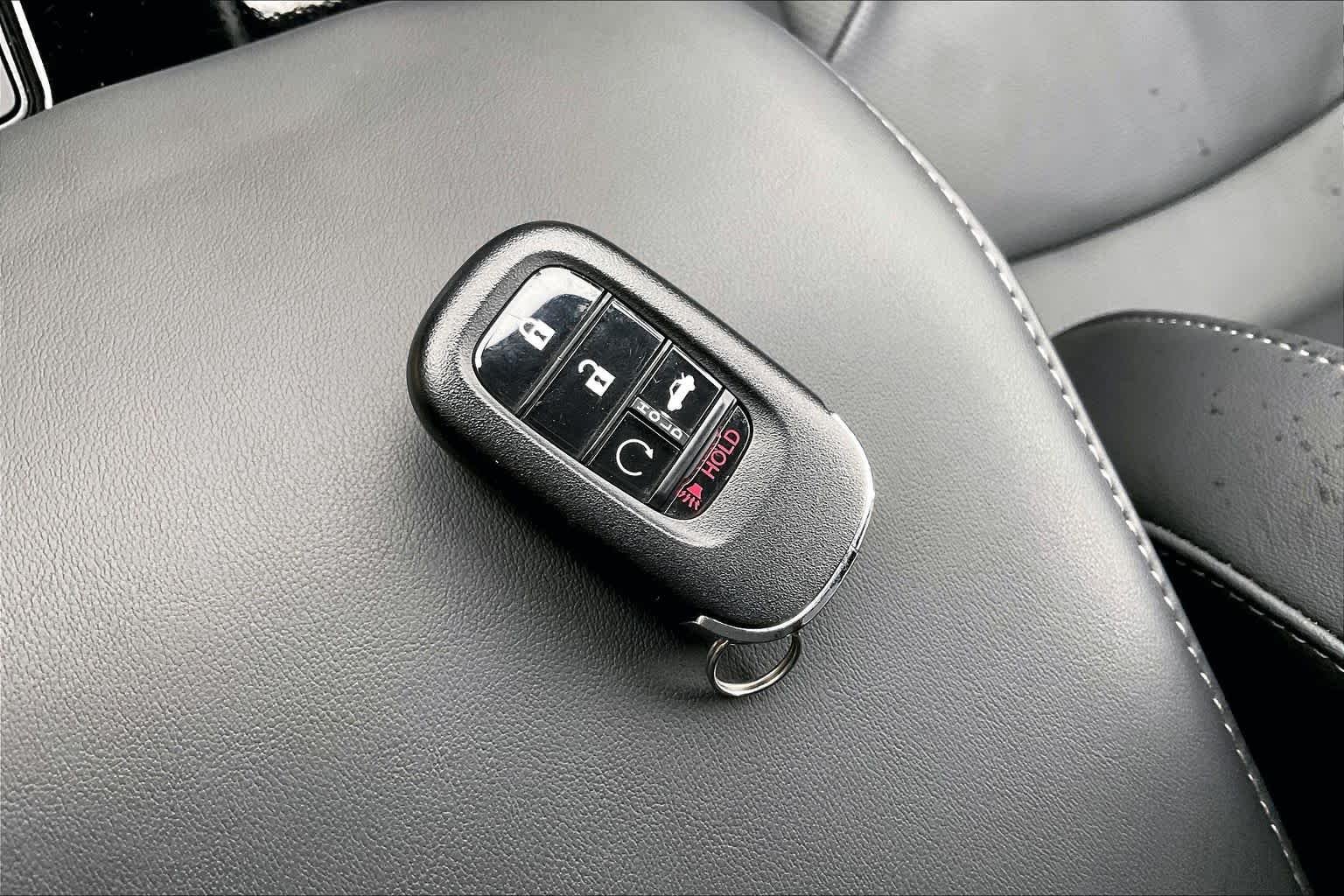 Used 2025 Solar Silver Metallic Honda Touring image 15