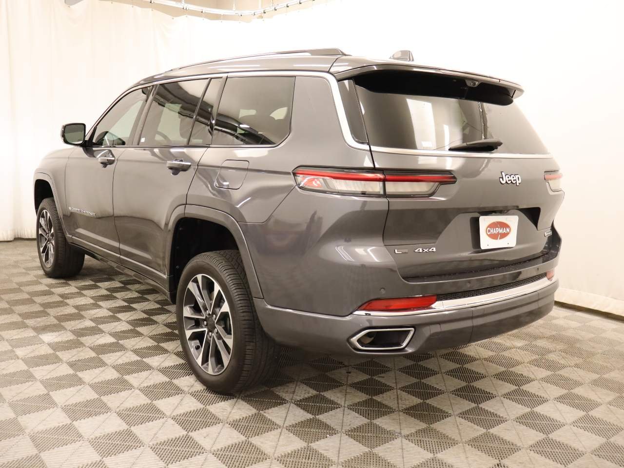Used 2022 Baltic Gray Metallic Clear Coat Jeep Overland image 3