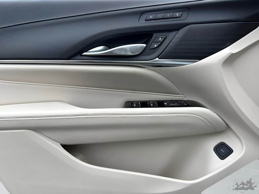 Used 2024 White Cadillac Premium Luxury image 10