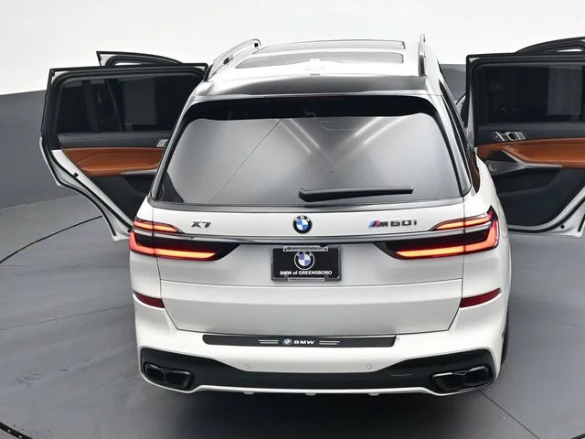 Used 2024 White BMW M60i image 43