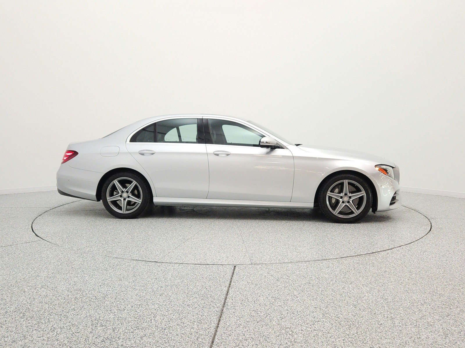 Used 2017 Iridium Silver Metallic Mercedes-Benz E 300 Sport image 4