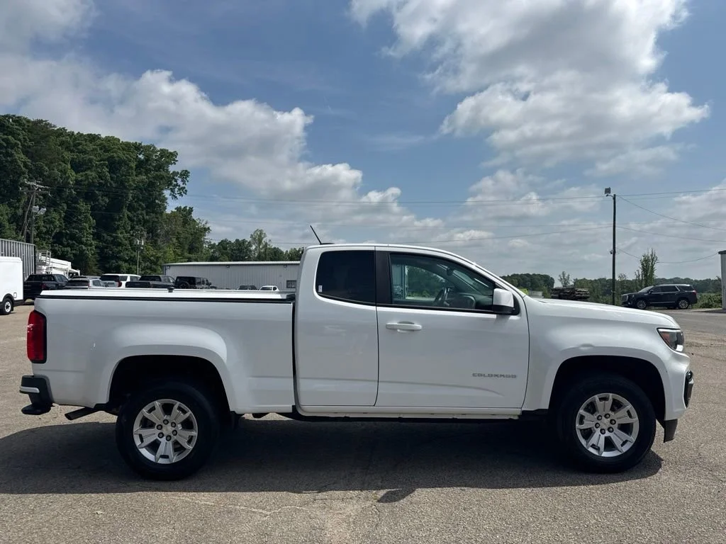 Used 2022 Summit White Chevrolet LT image 6