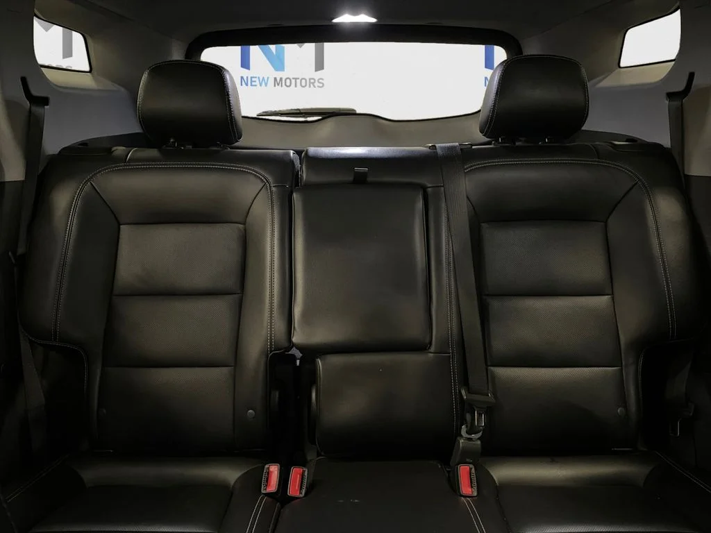 Used 2022 White Frost GMC SLT image 13