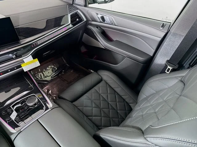 Used 2026 Black BMW xDrive40i image 25