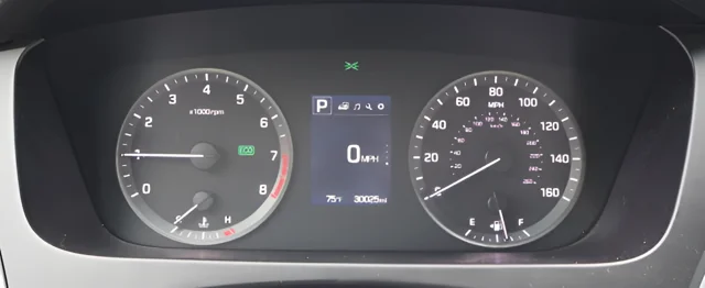 Used 2015 Gray Hyundai SE image 19