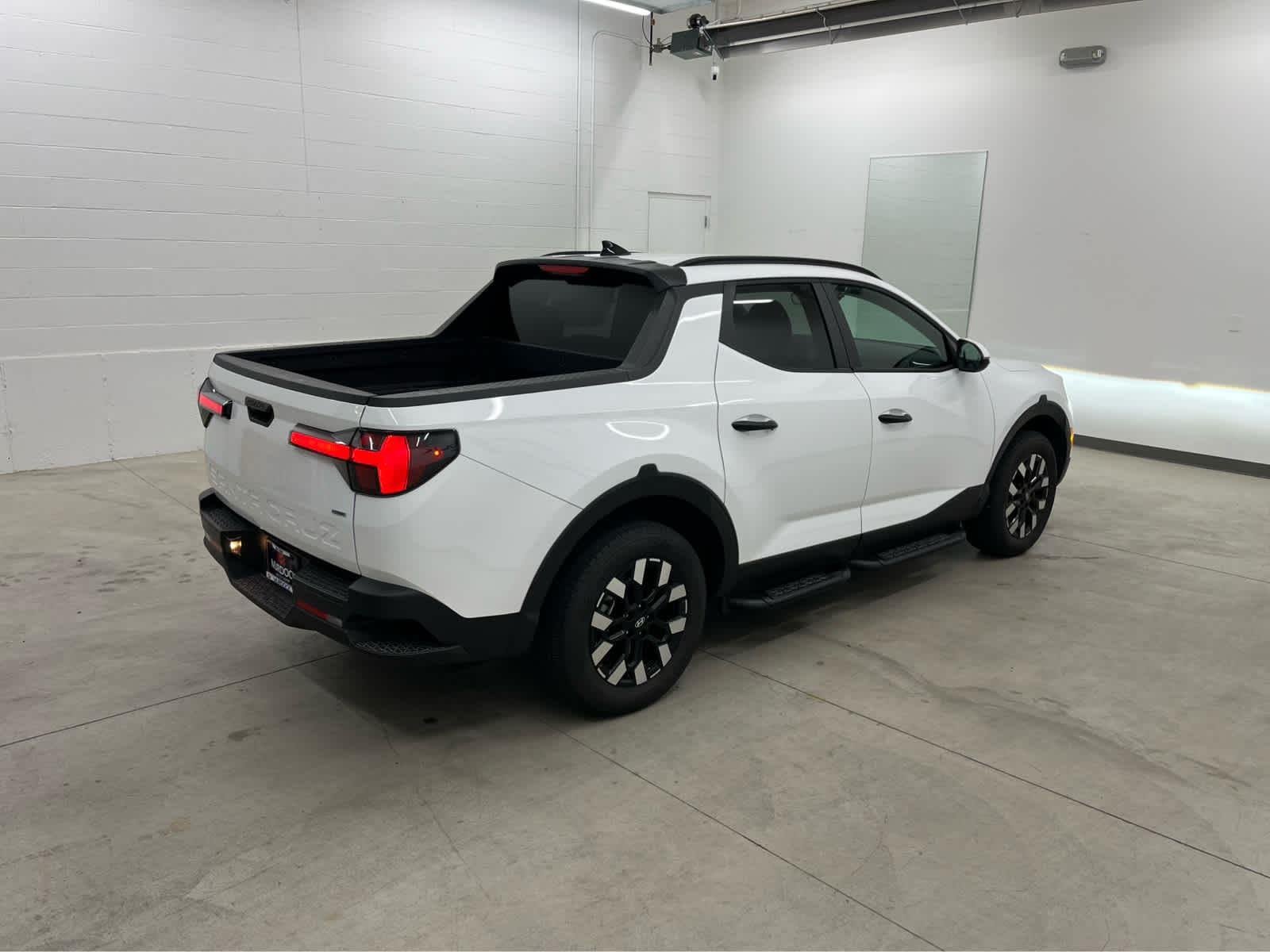Used 2025 Atlas White Hyundai SEL image 4
