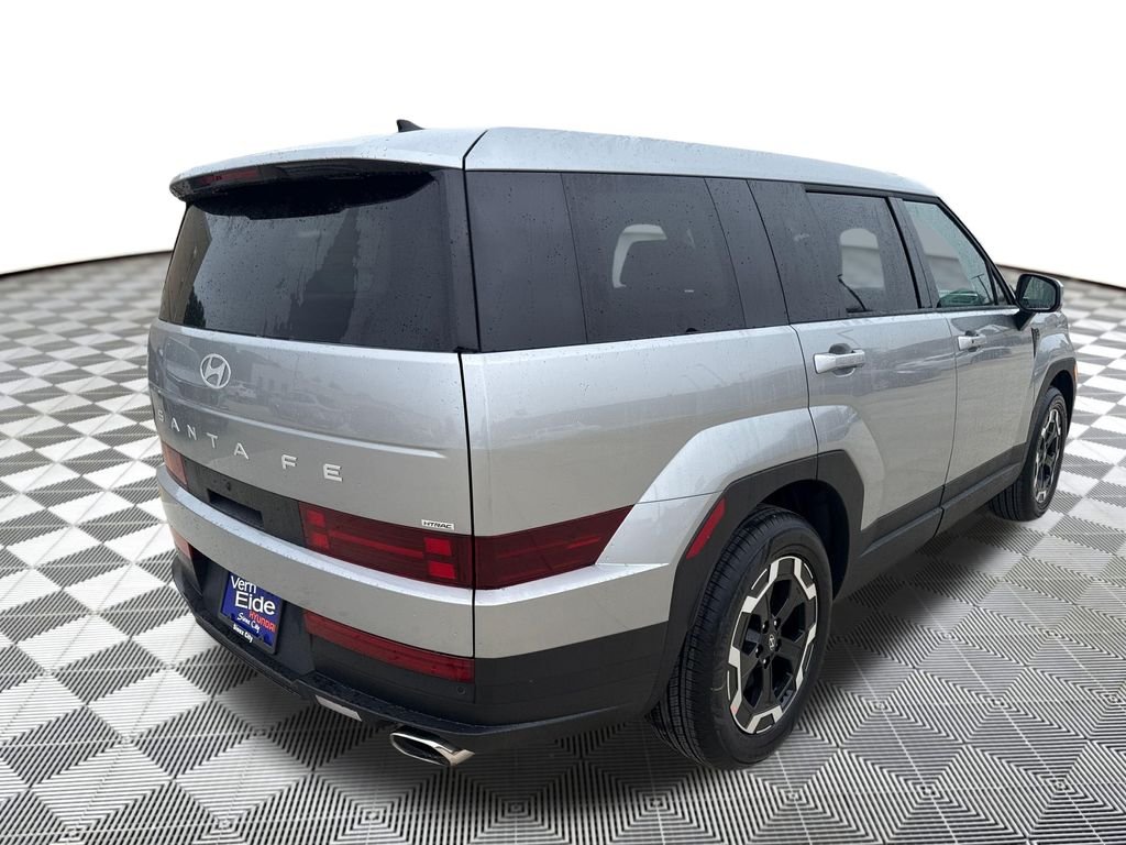 New 2027 Silver Hyundai SE image 5