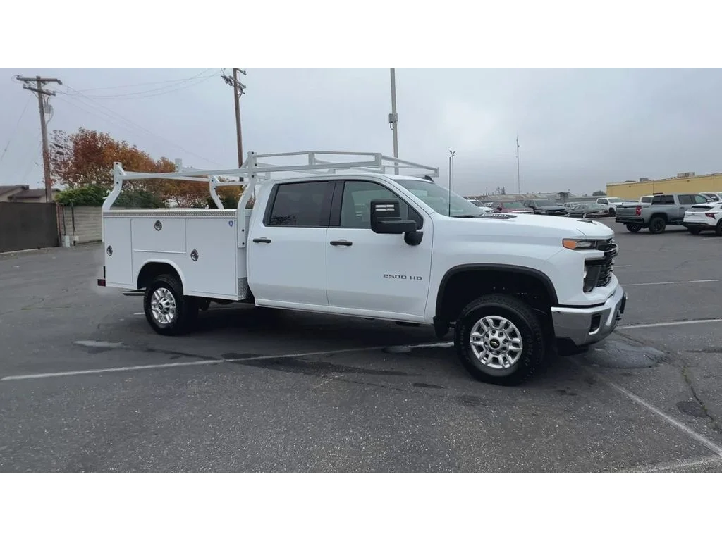 New 2026 Summit White Chevrolet WT image 2