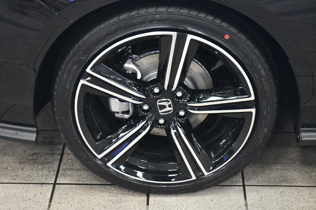 New 2026 Crystal Black Pearl Honda SE image 7