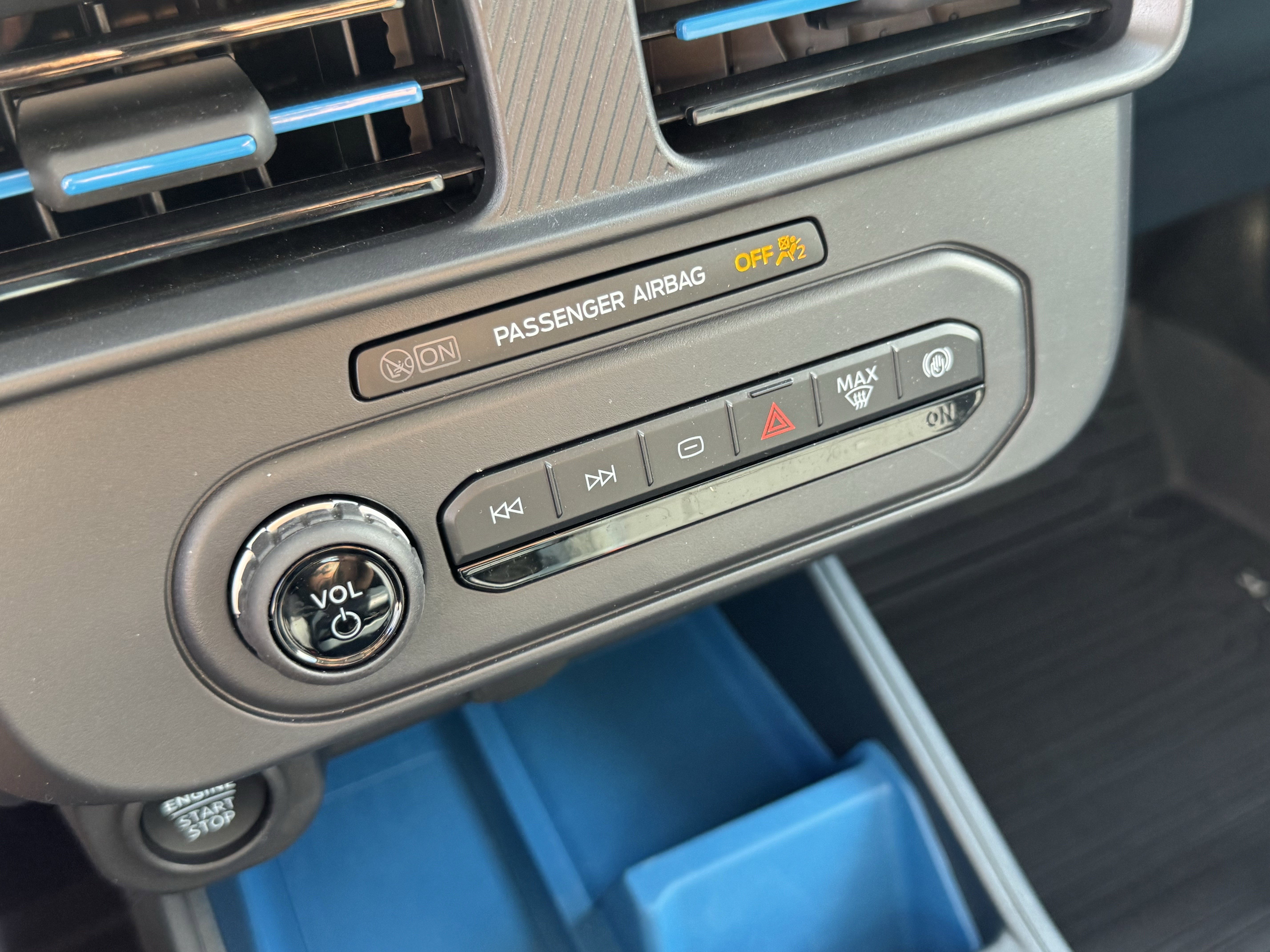 New 2026 Azure Gray Metallic Tri-Coat Ford XLT image 18