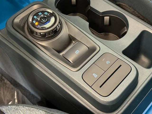 New 2025 Oxford White Ford XLT image 28