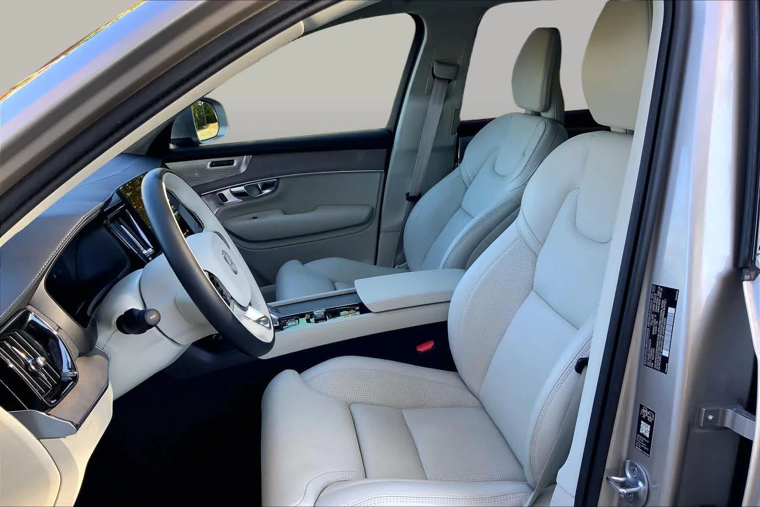 Used 2026 Bright Dusk Metallic Volvo Ultra image 8