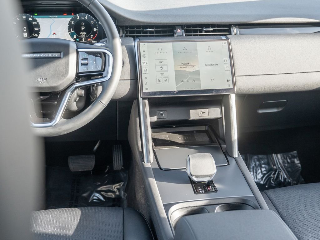 Used 2025 White Land Rover S image 21