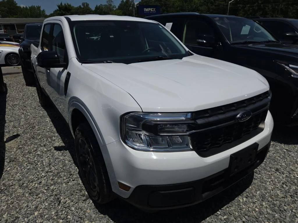 Used 2024 White Ford XLT image 2