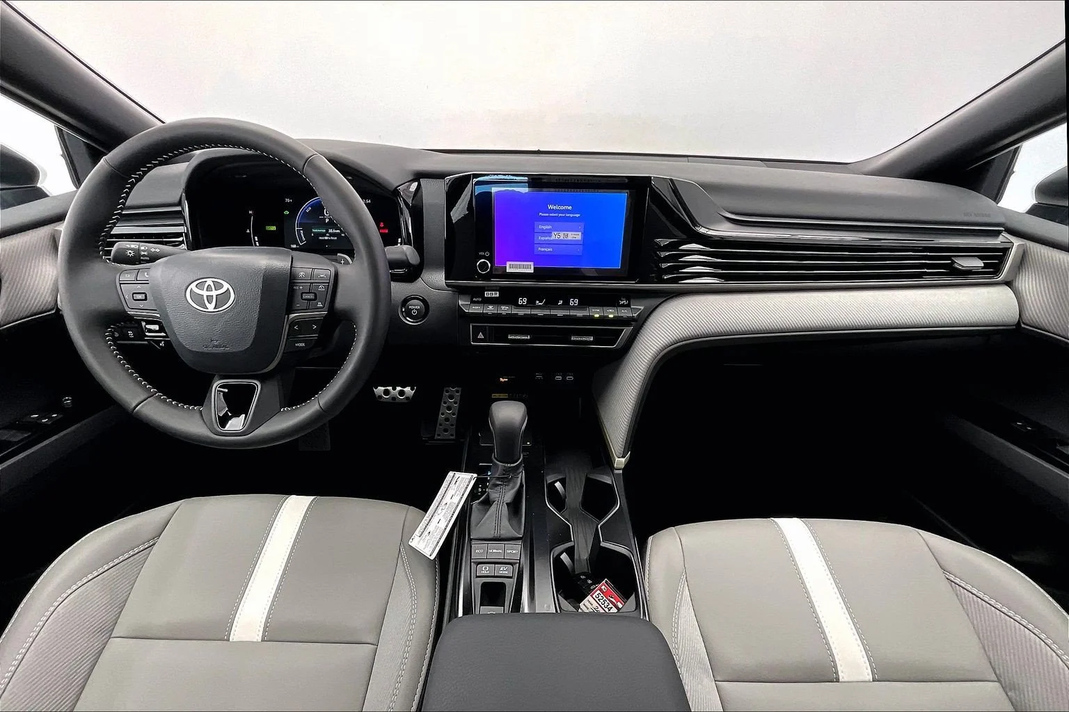 New 2026 Ice Cap Toyota SE image 5