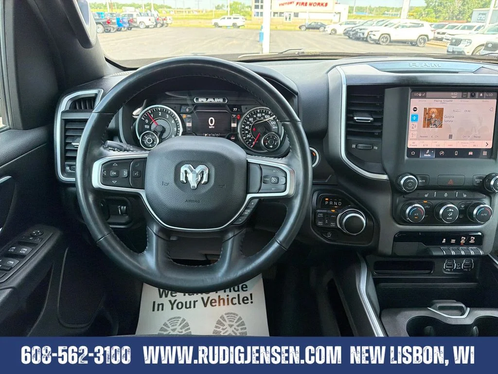 Used 2022 White Ram Big Horn/Lone Star image 13