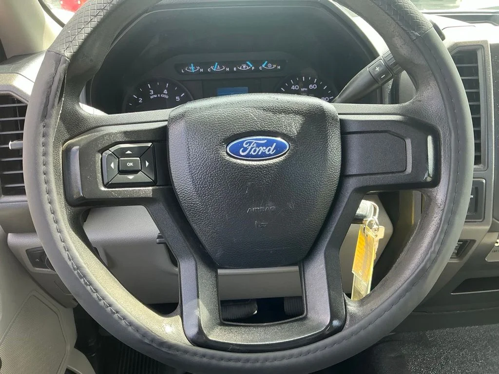 Used 2018 White Ford XL image 32