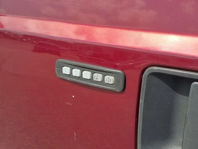 Used 2004  Ford XL image 19