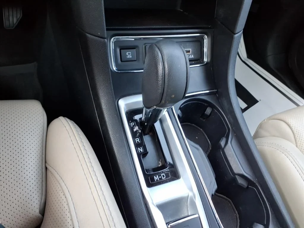Used 2024 White Subaru Limited image 27