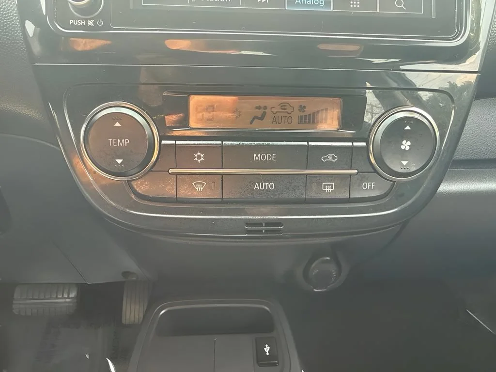 Used 2024  Mitsubishi ES image 18