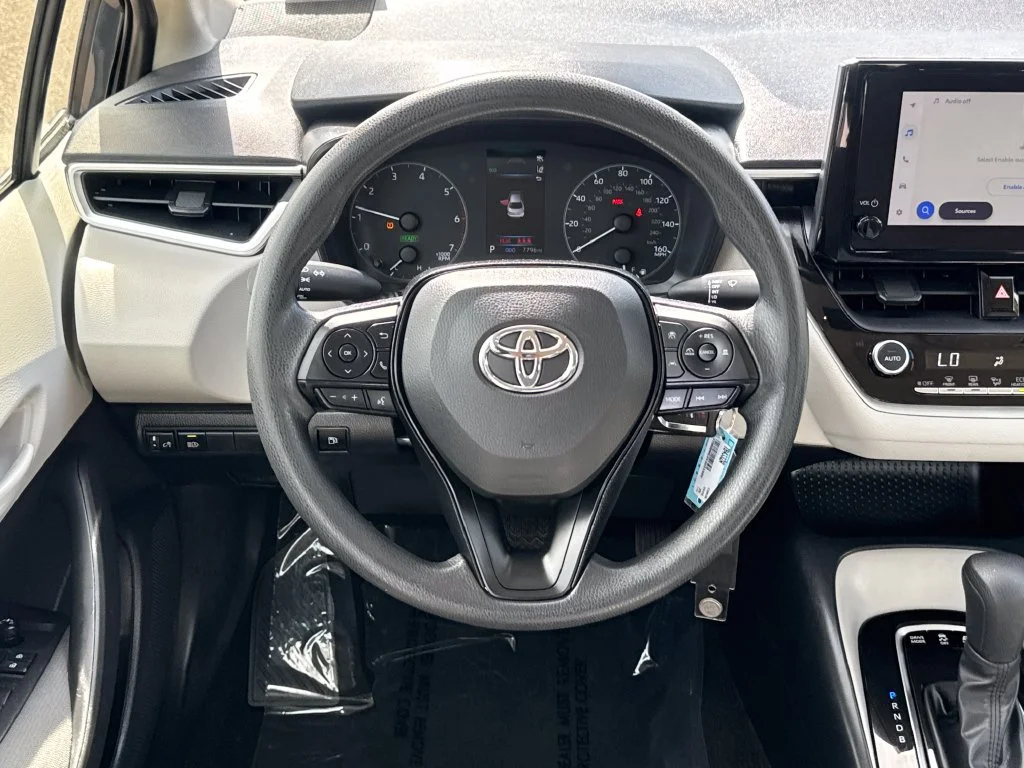 Used 2025  Toyota LE image 12