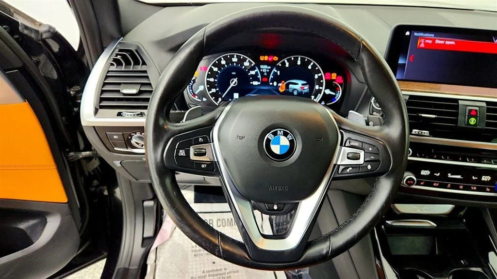 Used 2019 Black Sapphire Metallic BMW xDrive30i SAV w/ Convenience & Driving Assistance Pkgs + Nav image 15