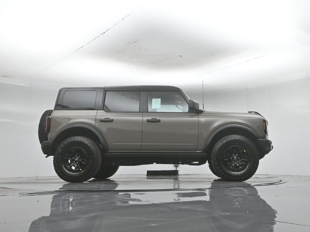 New 2026 Marsh Gray Ford Badlands image 52